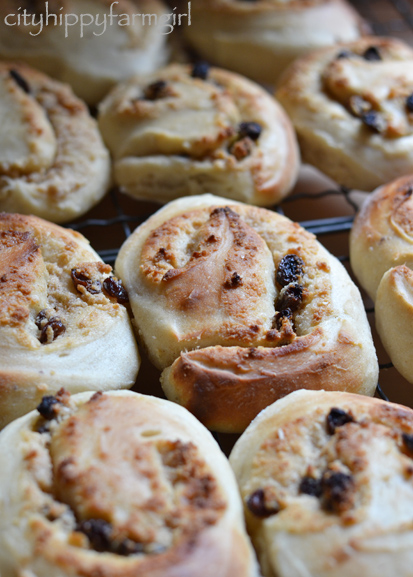 almond and sultana buns