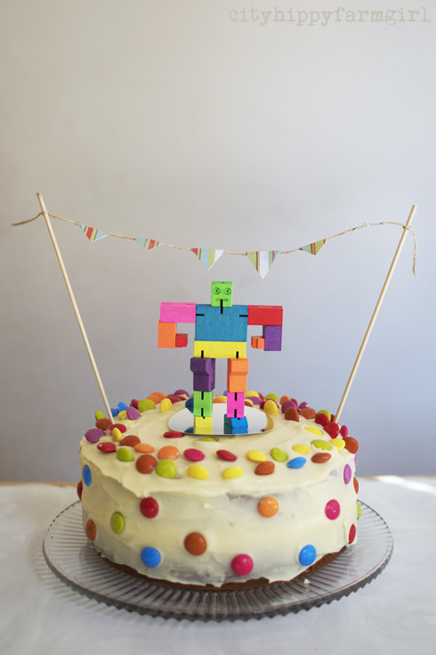 robot birthday cake- cityhippyfarmgirl