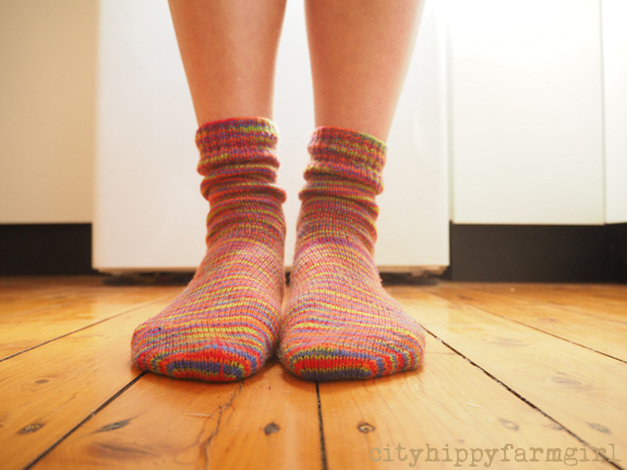 knitted socks || cityhippyfarmgirl