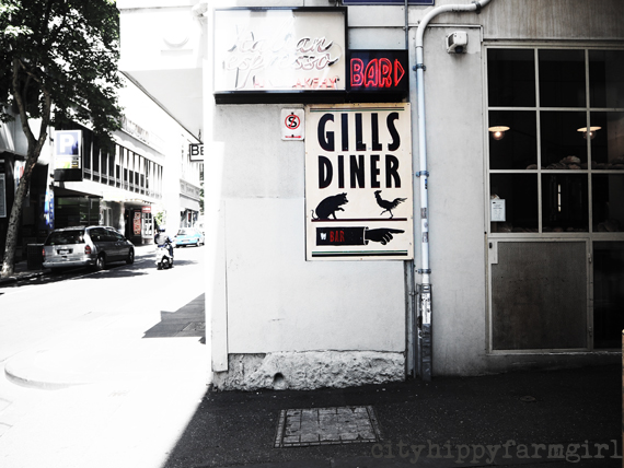 Gill's Diner || cityhippyfarmgirl