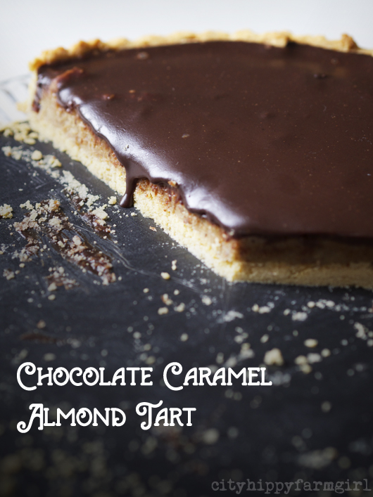 chocolate caramel almond tart || cityhippyfarmgirl